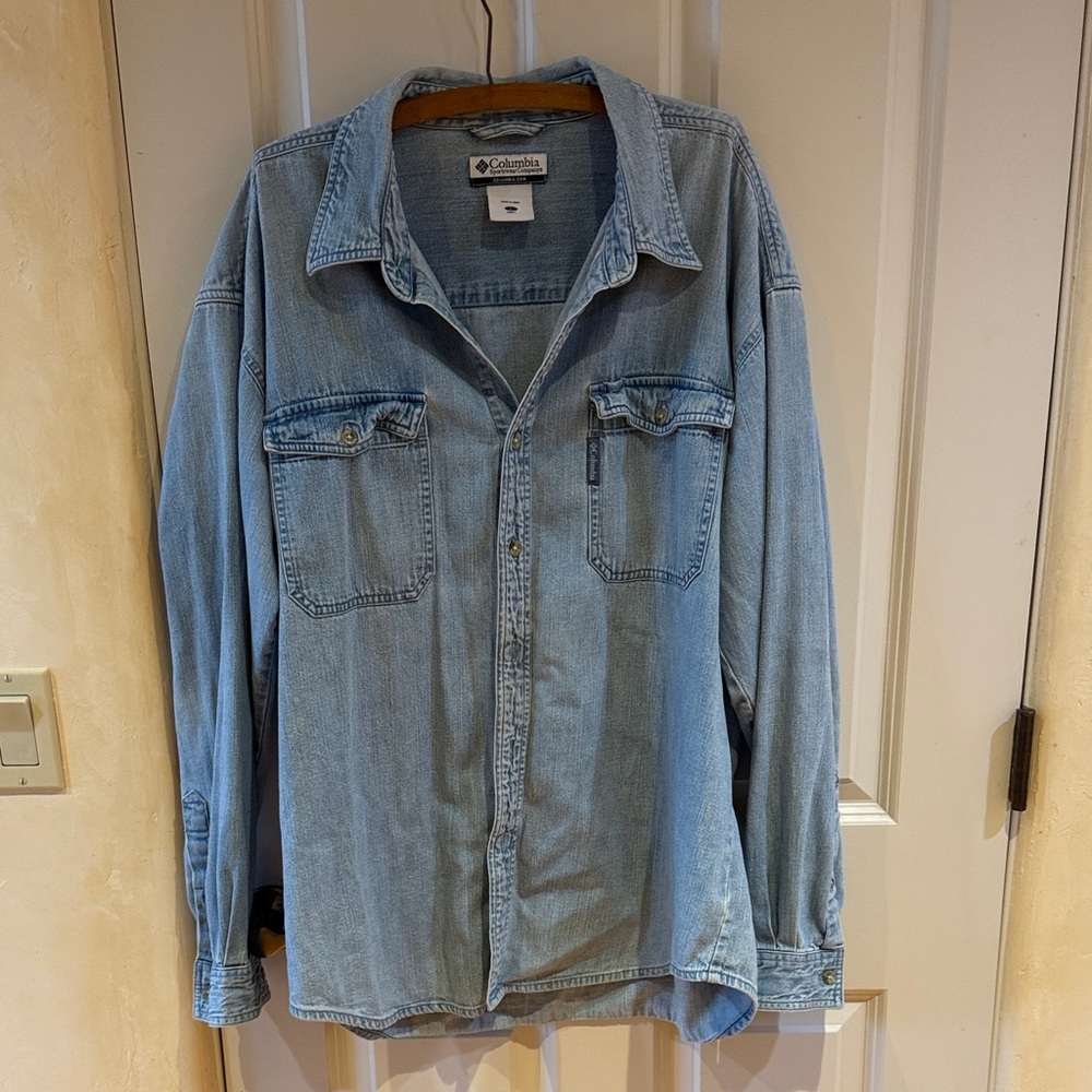 Columbia Men's Light Blue Denim Shirt Jacket